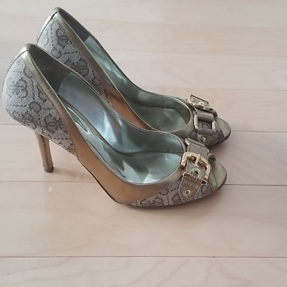 Guess tan and gold heels - Picture 3 of 4